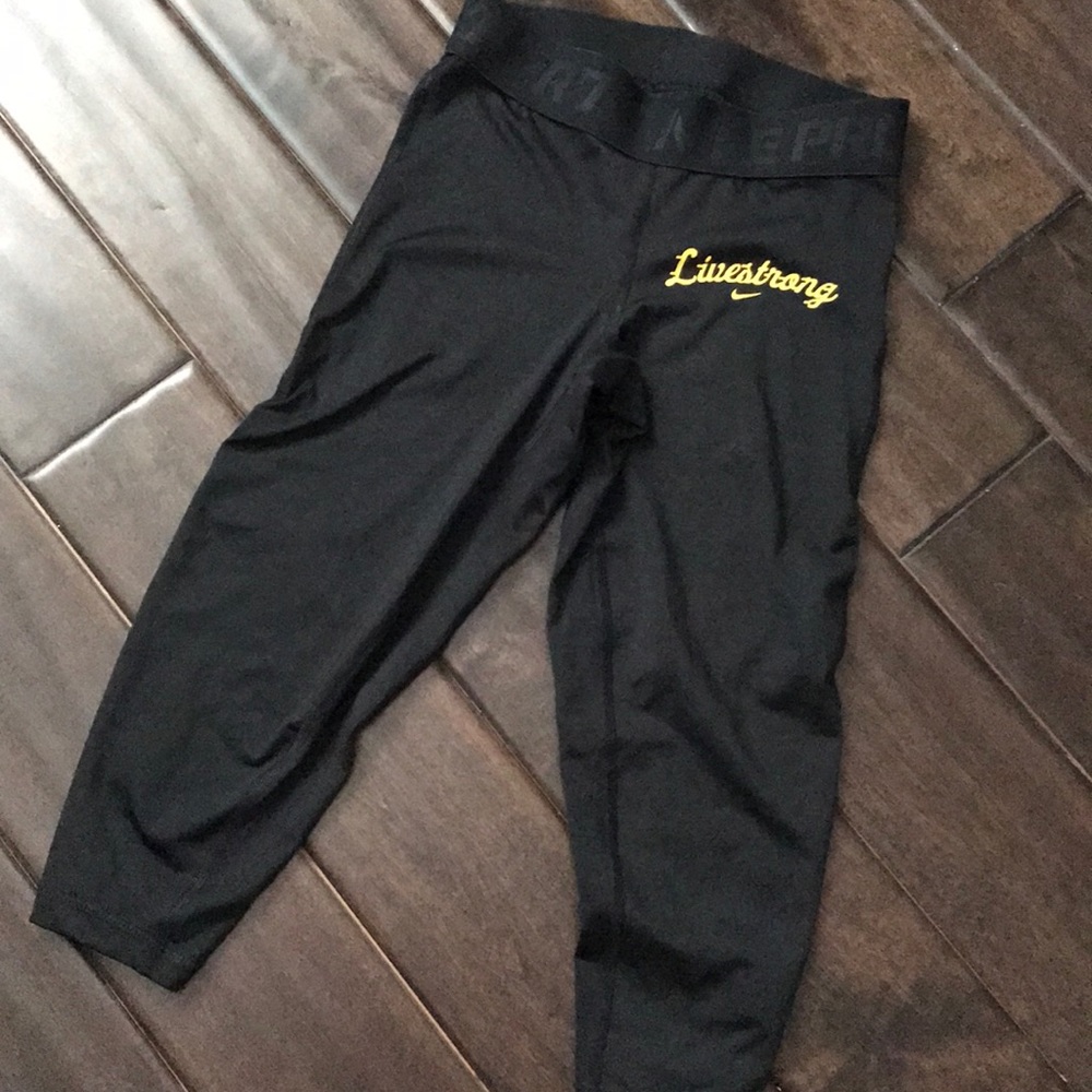 Nike Livestrong Crop